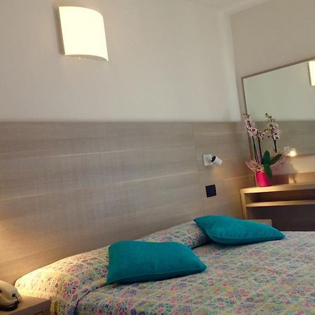 Hotel Daniela Rimini Kültér fotó