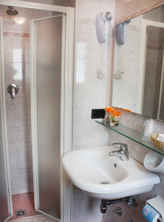 Hotel Daniela Rimini Kültér fotó